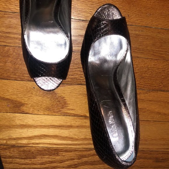 Calvin Klein Daliah Metallic Platform Peep Toe 8.5 - Picture 3 of 8
